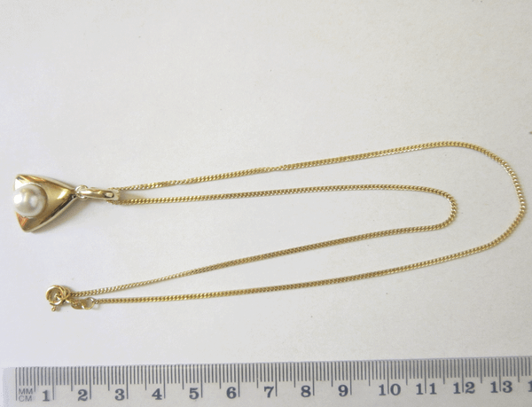 Gold-Collier mit Perl-Anhänger