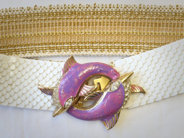 Schuppen-Gürtel mit vergoldeter Schließe (Motiv "Fische")